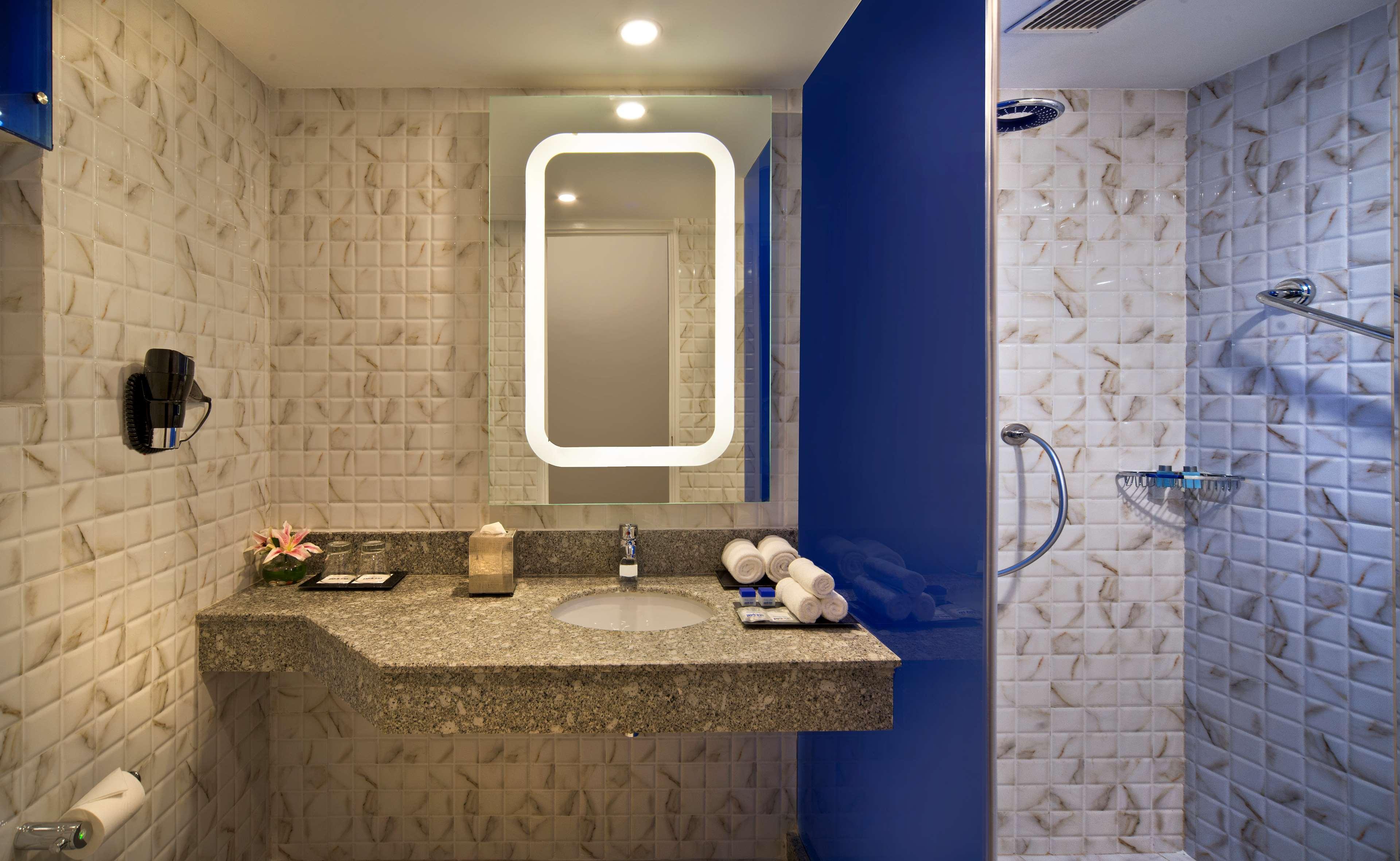 Park Inn By Radisson Amritsar Airport Bagian luar foto